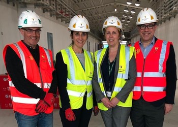 MP Jeremy Quin visits Kilnwood Vale primary School